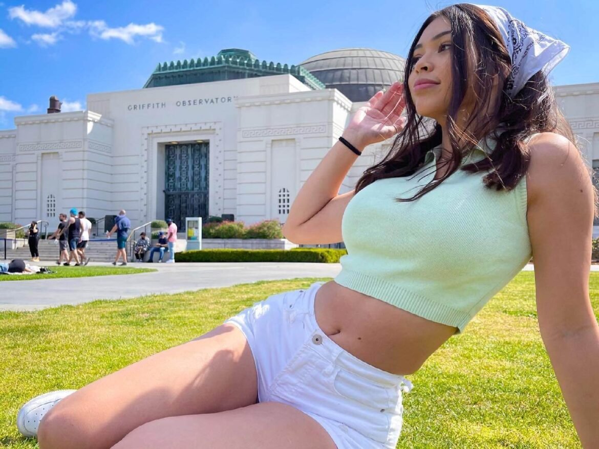 Aishah Sofey Wiki, Biography, Videos, Modeling, Instagram, Physical