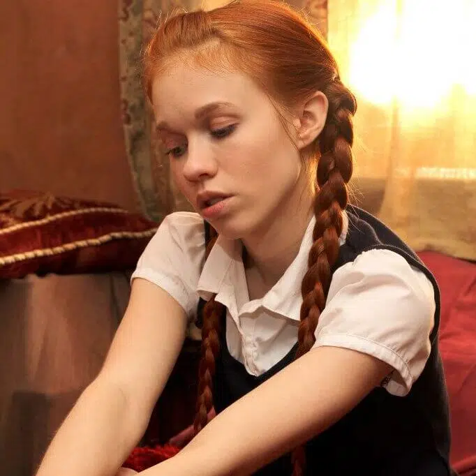 Who is Dolly Little? Age, Height, Net Worth, Relationship, Siblings, Birthplace, Movies, Zodiac Sign, Family 53 Dolly Little