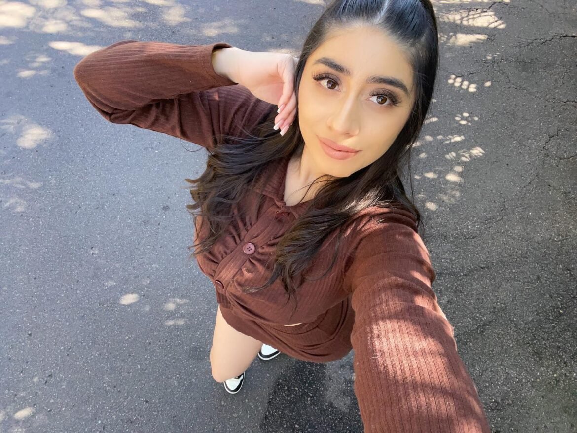 Violet Myers Age, Wiki, Boyfriend, Family, Weight, Height, Onlyfans