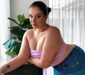 Who Is Larissa Psaila? Wiki, Biography, Age, TikTok, Boyfriend, Body