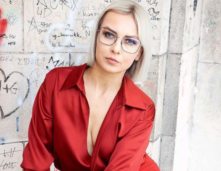 Alexandra (ALEXXXA), Biography, Age, Weight, Social Media, Why Should You Follow Stylova76