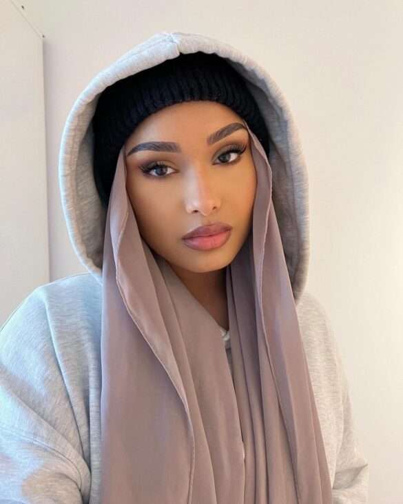 Thaslima Akkas is looking attractive in a hoodie hijjab .