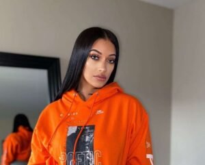 Lovelylesh Wiki, Biography, Curvy Model, Age, Family, Modelling Career