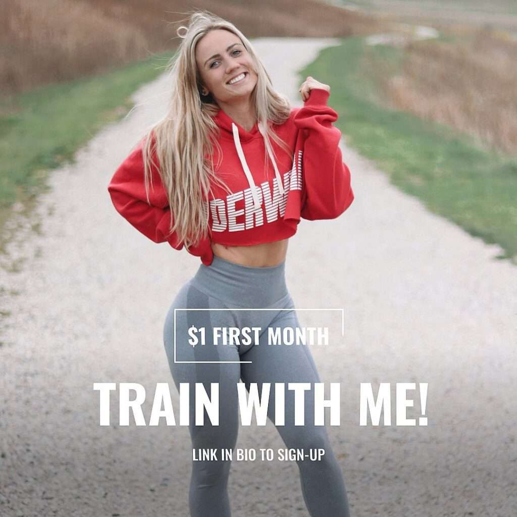 Sarah Hryniewicz is advertising her fitness app and here is wearing a cropped hoodie with leggings.