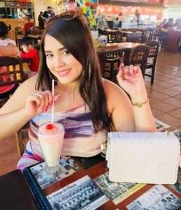 Abril Figueroa Biography, Weight, Height, Birthday, Social Media