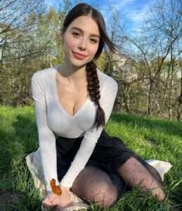 Alena Kosha Biography, Age, Height, Family, Relationship, Onlyfans