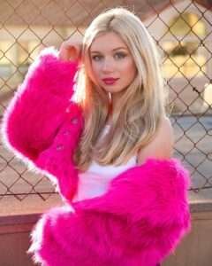 Charlotte Elise Age, Height, Biography, Wiki, #1 Best American TikTok
