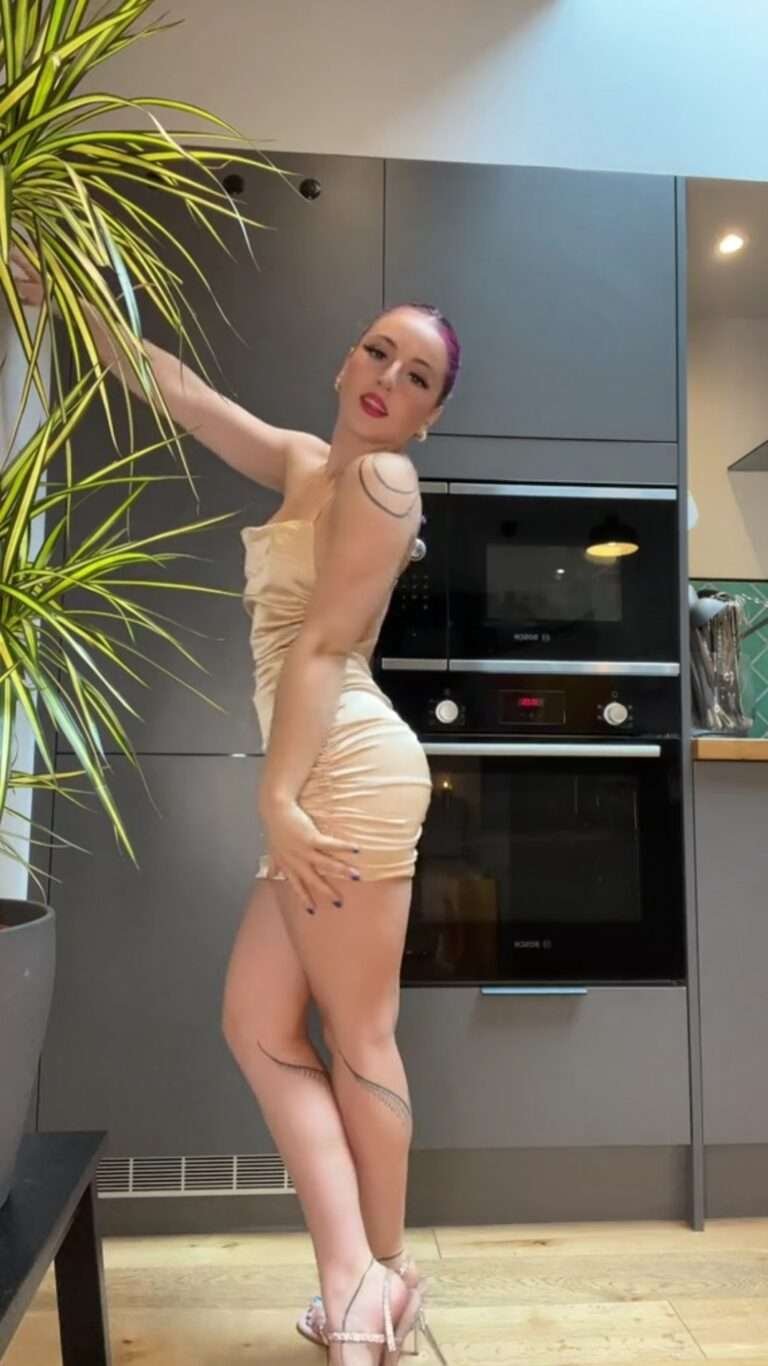 What Is Hoopsy Daisy's Backstory? Biography, Age, Height, Wiki, Family