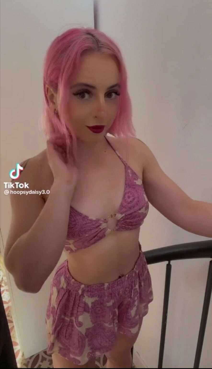 What Is Hoopsy Daisy's Backstory? Biography, Age, Height, Wiki, Family