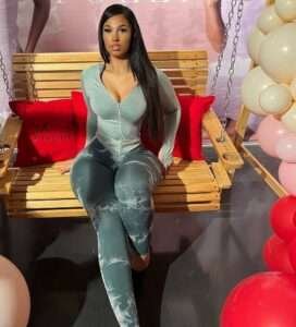 Alicja Ab Onlyfans Star: How Tall Is She? Bio, Age, TikToker, Height