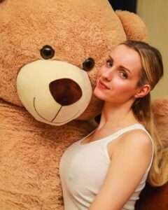 How Tall Is Anike Ekina? Biography, Height, Weight, Age, Wiki, Family