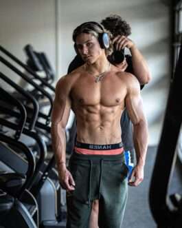How Tall Is Alex Eubank? Height, Girlfriend, Workout, Wiki, Family, Net